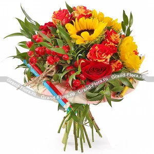 Школьная пора - букет с подсолнухами и красными розами Школьная пора - букет с подсолнухами и красными розами