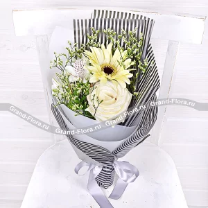 Ванильная нежность - стильный букет-комплимент из герберы, розы и альстромерии Ванильная нежность - стильный букет-комплимент из герберы, розы и альстромерии